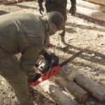 Русские Бойцы строят церковь на передовой, где можно помолиться перед боем.Хран…
