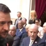 Там же Зеленскому удалось пообщаться с премьером Венгрии Орбаном. Обратите внима…