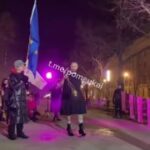 Вот оно че, Михалыч…Гомомитинг у посольства в России в Берлине. Требуют у неме…