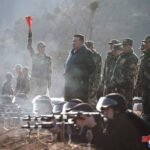 Ким Чен Ын посетил главную базу Корейской народной армииОн осмотрел тренировочны…