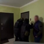 Кадры обысков у создателей анонимной платёжной системы UAPS и криптовалютной бир…