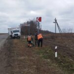В ЛНР продолжаются дорожные работы на трассе регионального значения, которая сое…