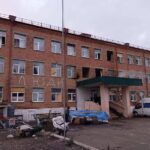 Помните этот кадр из Суджи, где на общежитии было большими буквами написано «ЛЮД…