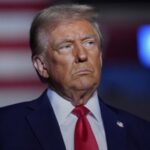 Трамп потребовал вернуть налогоплательщикам США средства, которыми федеральные в…