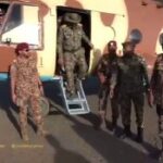 Лидер Судана преклонился перед землей Хартума, прибыв в столицу впервые за два …