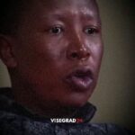 Сотни африканеров собрались перед посольством США в Претории, чтобы поблагодарит…