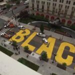 Мэрия Вашингтона распорядилась убрать надпись Black Lives Matter на дороге вбли…