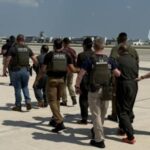 Гвинея-Бисау депортировала в США четырех обвиняемых в торговле кокаиномМужчины,…