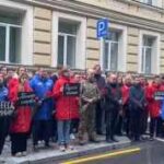 Активисты «Молодой гвардии «Единой России» и «Волонтерской роты» пришли к закры…