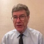 Эпоха глобального доминирования Вашингтона завершилась, но США пока не могут эт…
