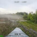 Оператор оптоволоконного FPV-дрона «КВН» ворвался в гущу танкового боя и нанес у…