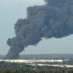 Площадь пожара на складе в подмосковном Пушкино составляет более 8 тыс. кв. метр…
