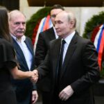 Путин принял участие в церемонии прощания с председателем Верховного суда Поднос…