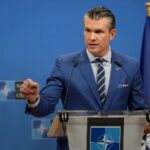 Решение приостановить военную помощь Украине принял единолично Хегсет, передает …