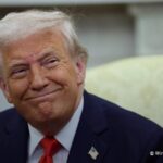 Трамп планирует лично встретить с почестями Путина на Аляске, сообщает NBC News …