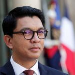 Президент Мадагаскара Андри Радзуэлина распустил правительство после многодневн…