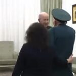 Президент Алжира Абдельмаджид Теббун встретился с российским полковником в отст…