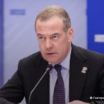 «Антироссийский гнойник» может вскрыть сам украинский народ, которому «осточерте…
