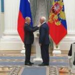 Владимир Путин вручил госнаграды в Кремле: Никите Михалкову вручен орден Святог…