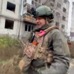 Бойцы ВС РФ неделю ждали тумана, чтобы штурмом взять Красноармейск, рассказал к…