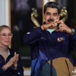 Николас Мадуро и его жена Силия Флорес впервые обратились к венесуэльцам и побла…