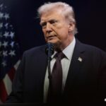«США запомнят это!». Трамп подверг резкой критике власти Франции за отказ предос…