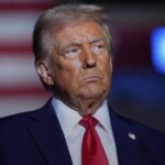 США считают, что новый верховный лидер Ирана Моджтаба Хаменеи жив, но серьезно р…