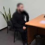 Кадры допроса и задержания восеми уроженцев Центральной Азии и Закавказья, лише…