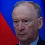 РФ надо надеяться прежде всего на себя в урегулировании вокруг Украины, заявил п…