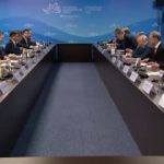 Владимир Путин провел встречу с вице-премьером Госсовета КНР Дин Сюэсяном на по…
