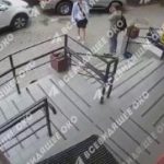 Классика Украины: стоит пацан, курит себе, а следом подъезжает бусик, оттуда выв…