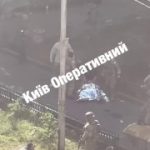 Из Киева пишут о перестрелке между сотрудниками ГУР и СБУ в Киеве.  Конфликт про…