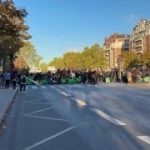 Занятия частично или полностью приостановлены почти в 900 учебных заведениях Фр…